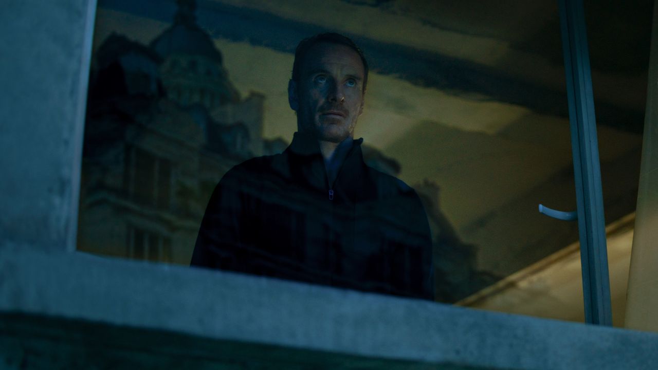 The Killer ending explained. Seen here is Michael Fassbender as an assassin in The Killer