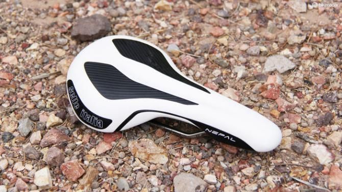 The Selle Italia Nepal also features no-slip herringbone patches