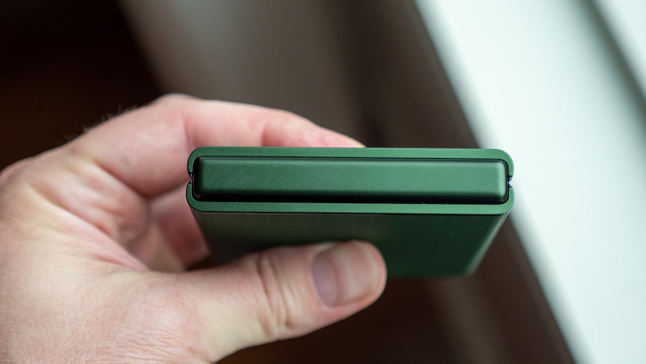 The Motorola Razr Plus 2026's hinge