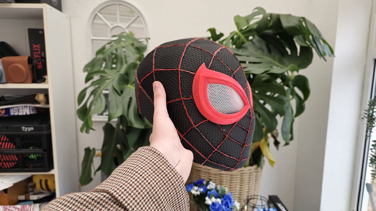 Using a 3D pen for cosplay