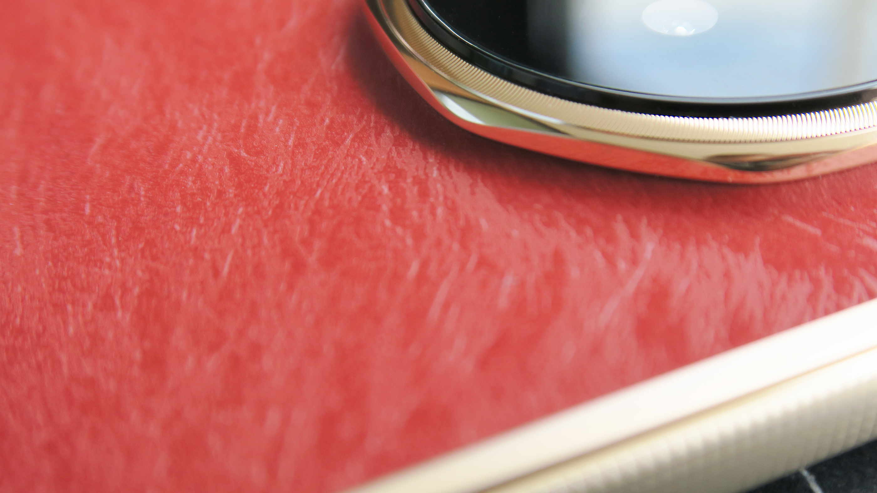 Honor Magic V6 hands on details macro