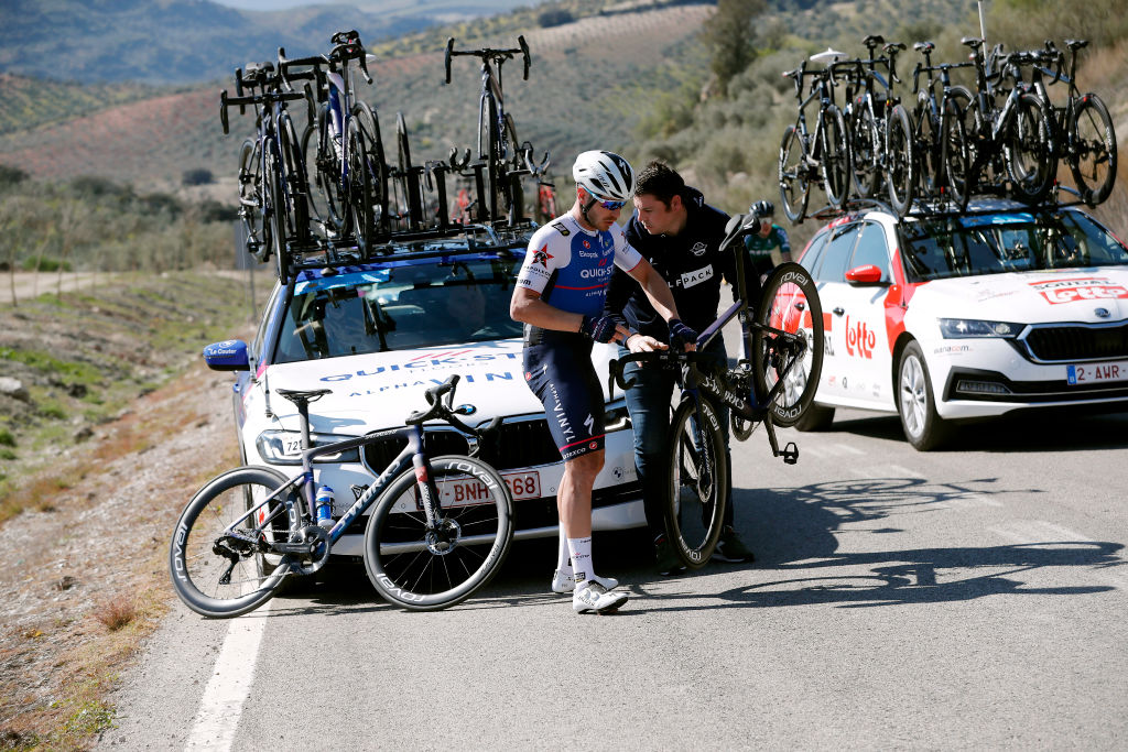 IZNAJAR SPAIN FEBRUARY 16 Florian Senechal of France and Team QuickStep Alpha Vinyl suffers a mechanical problem during the 68th Vuelta A Andalucia Ruta Del Sol 2022 Stage 1 a 2007km at stage from Ubrique to Iznjar 514m 68RdS on February 16 2022 in Iznjar Spain Photo by Bas CzerwinskiGetty Images