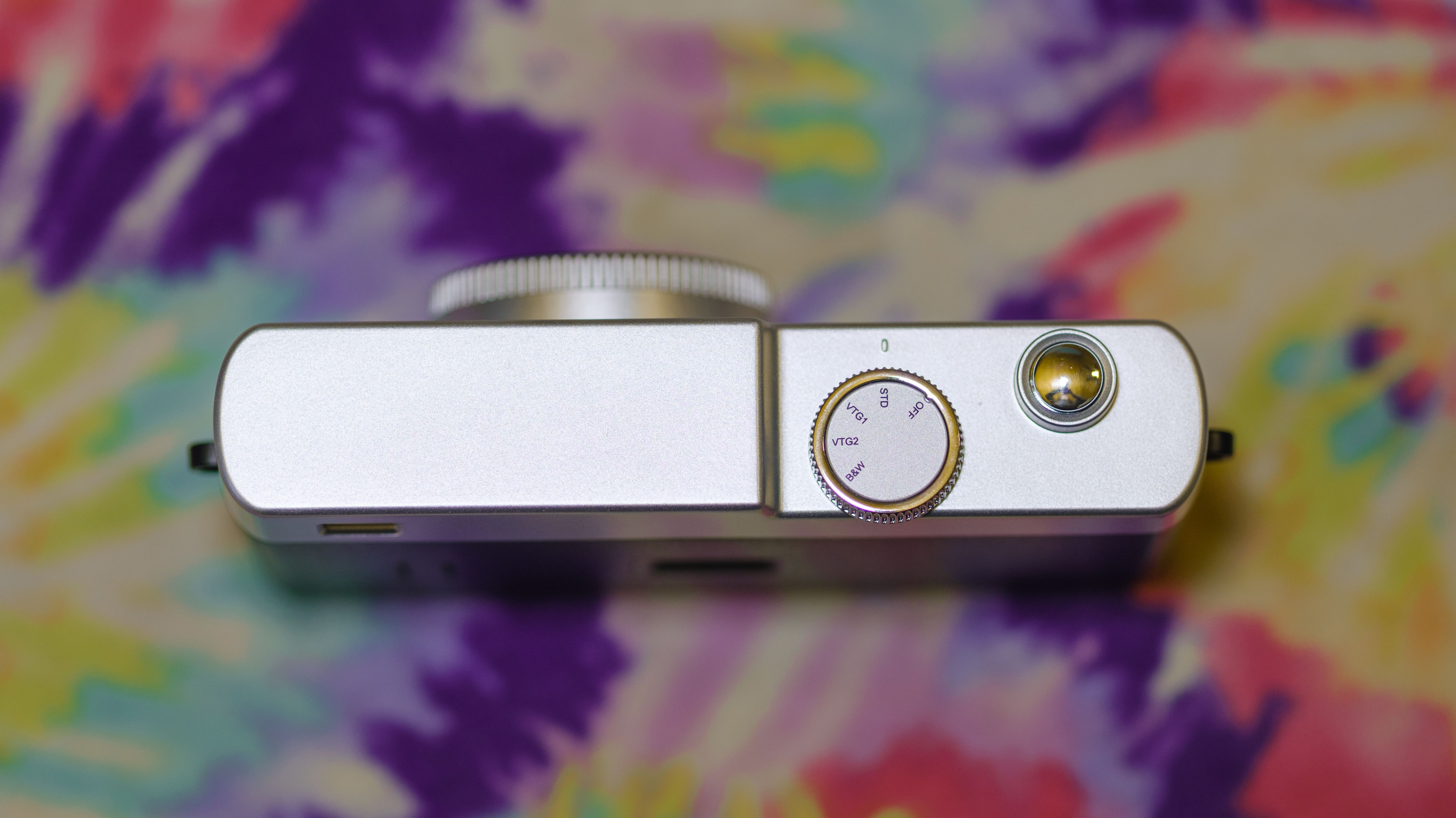 The Camp Snap CS-Pro on a colorful background