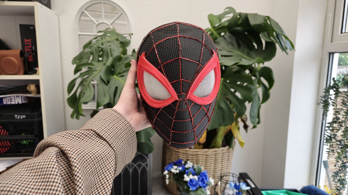 Using a 3D pen for cosplay