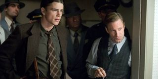 Josh Hartnett wearing a suit as a detective in 'The Black Dahlia'