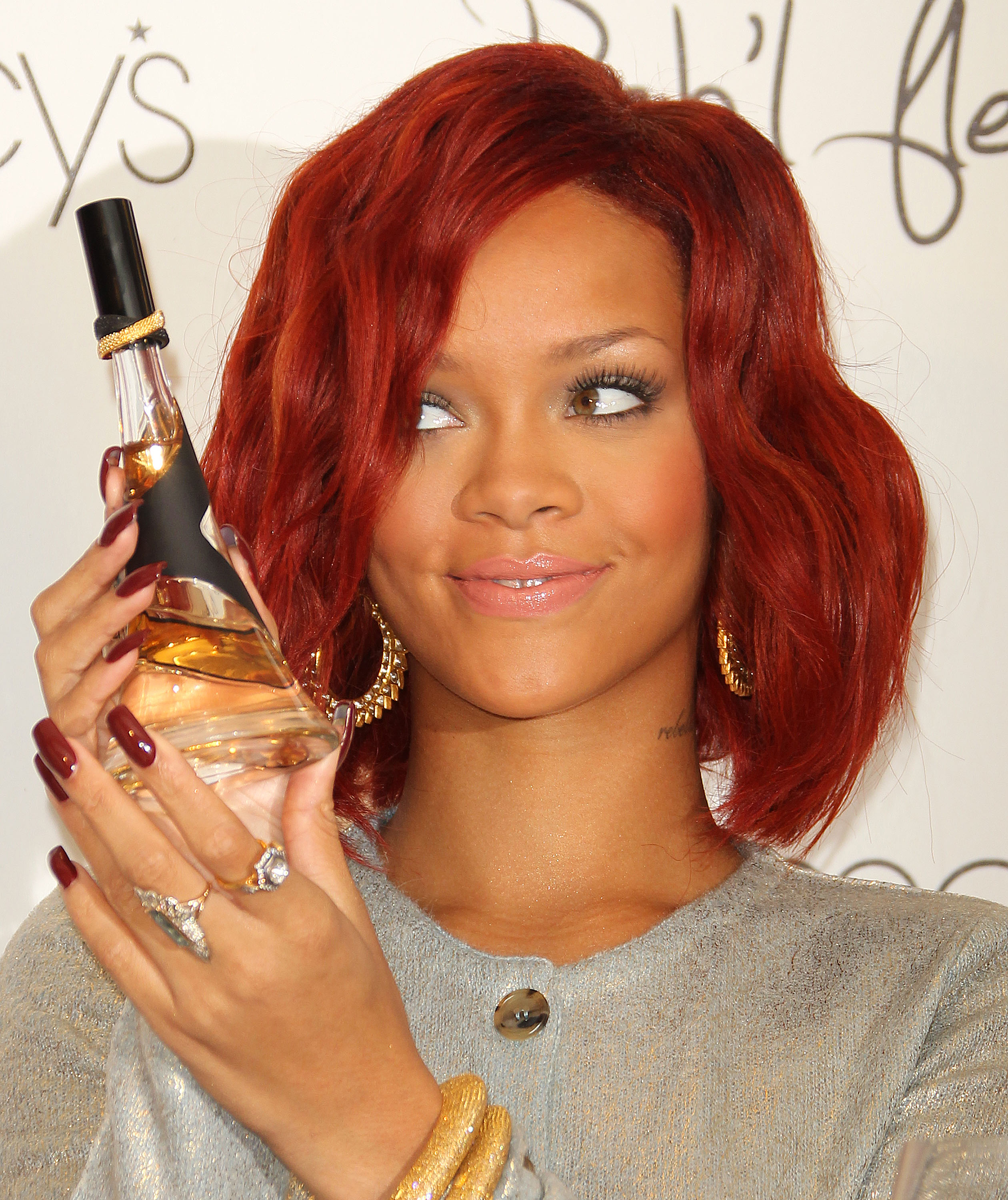 perfume - rihanna
