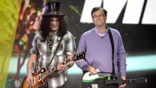 Slash with Microsoft’s Bill Gates at the launch of Guitar Hero III