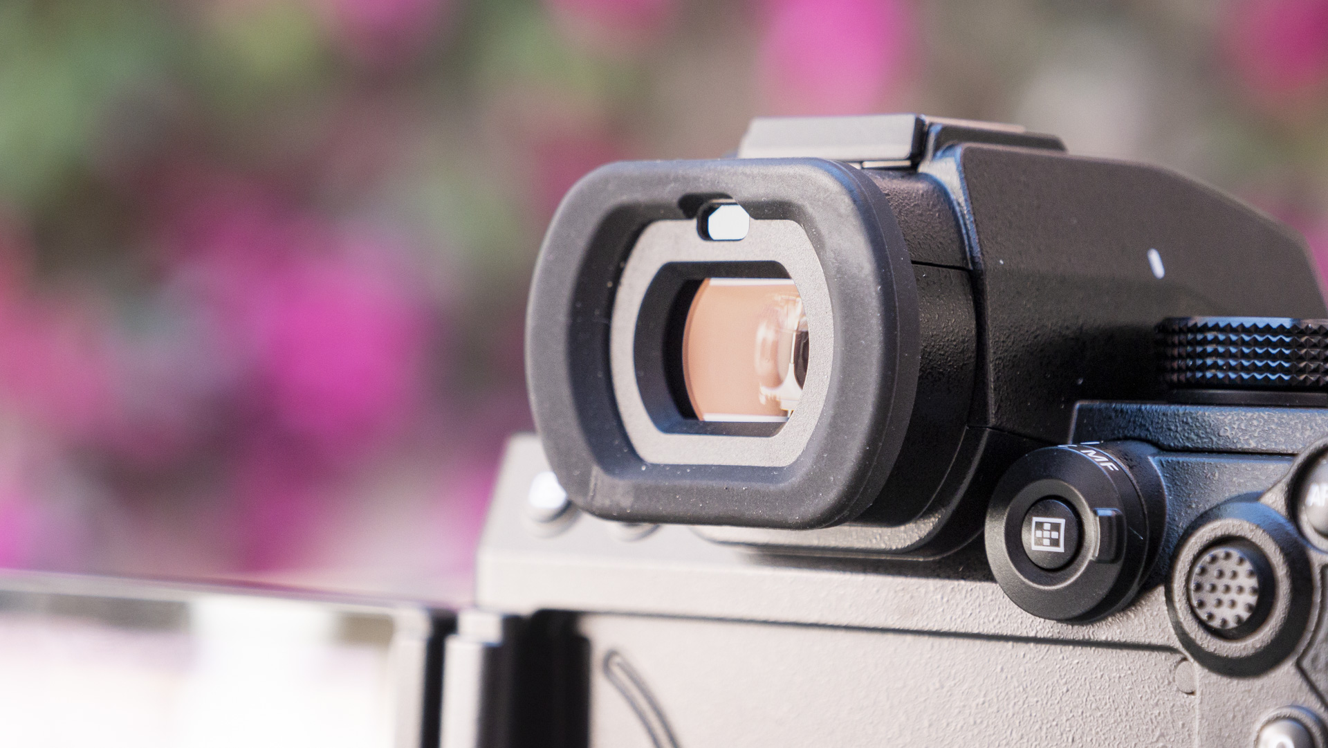 Closeup of the Lumix G9 II viewfinder