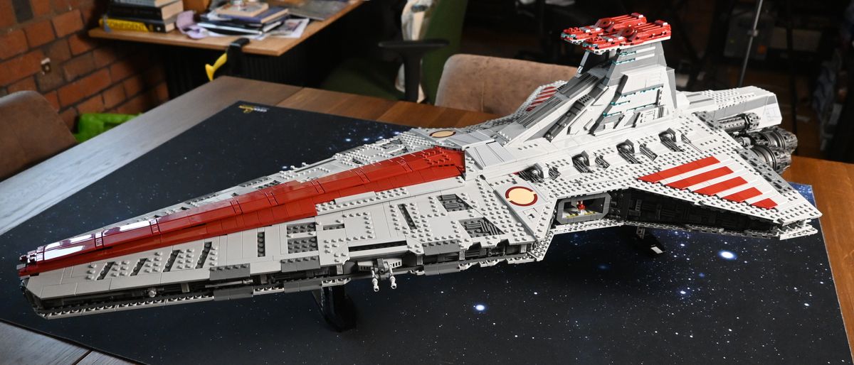 Image of the Lego Star Wars Venator-Class Republic Attack Cruiser.