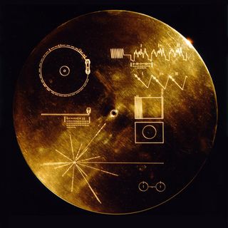 The Golden Record's cover gave instructions for how to play it as well as a map of Earth's place in the galaxy.