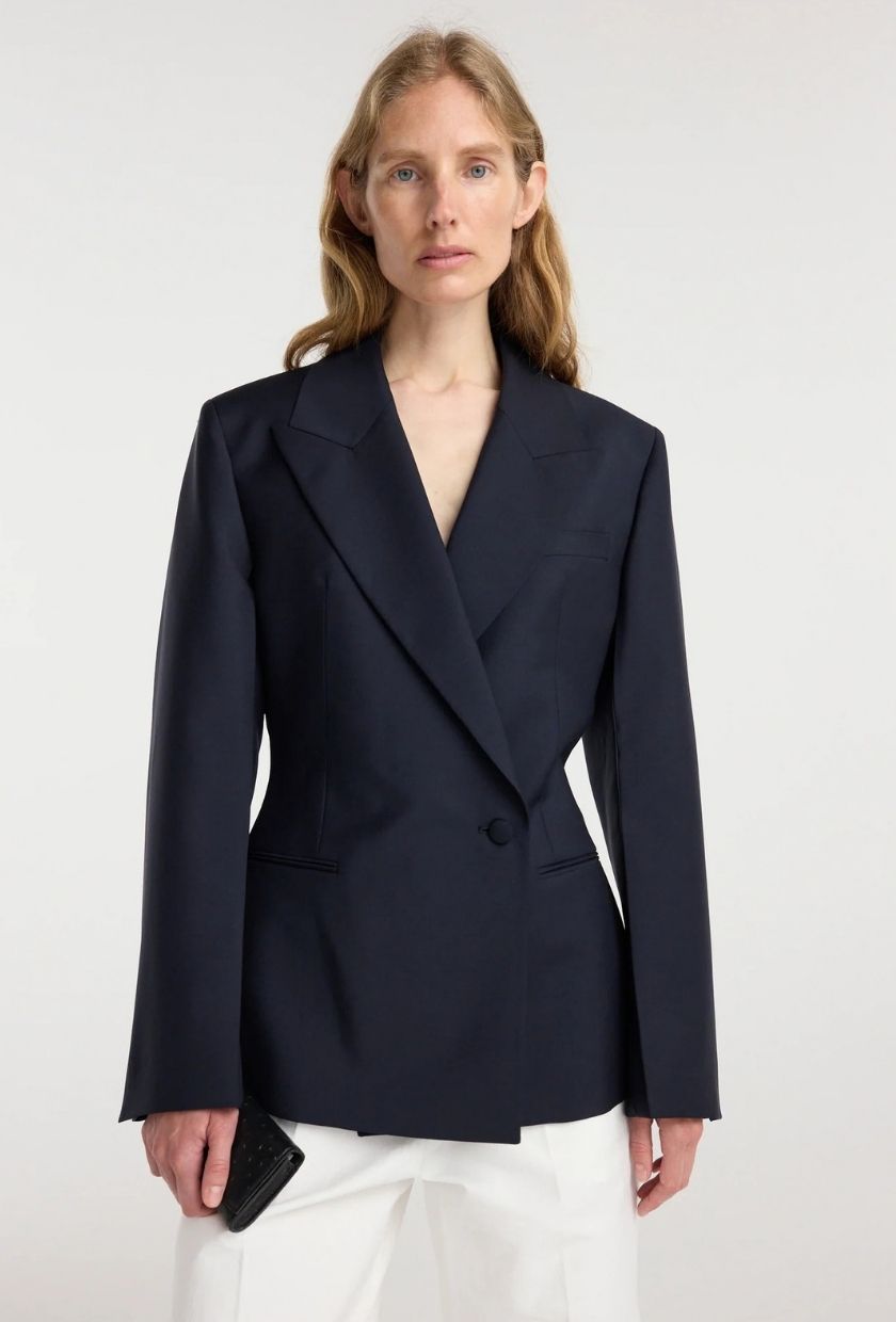 R&amp;oacute;he, Hourglass Blazer