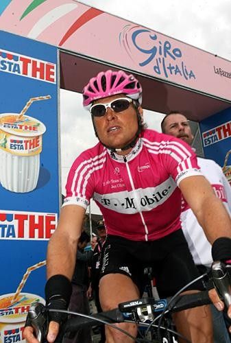 Jan Ullrich (T-Mobile) looking better