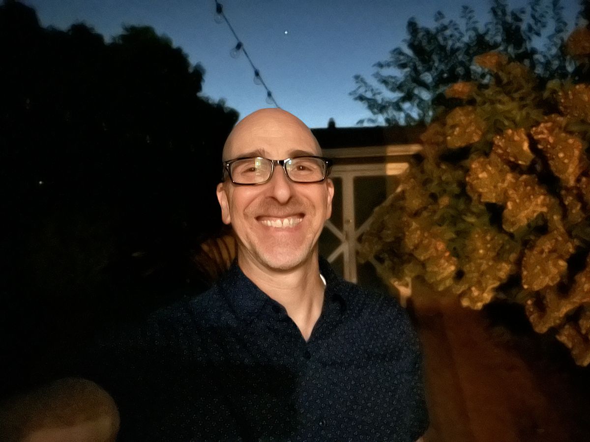Apple iPhone 14 main camera night mode portrait
