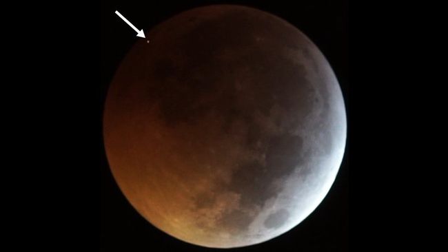 Pow! A Meteorite Slammed into the Moon at 38,000 MPH During Lunar Eclipse