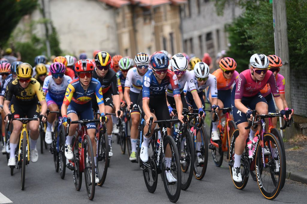 Tour de France Femmes 2023: Tightly packed field in the early stages of this year&#039;s edition of the race