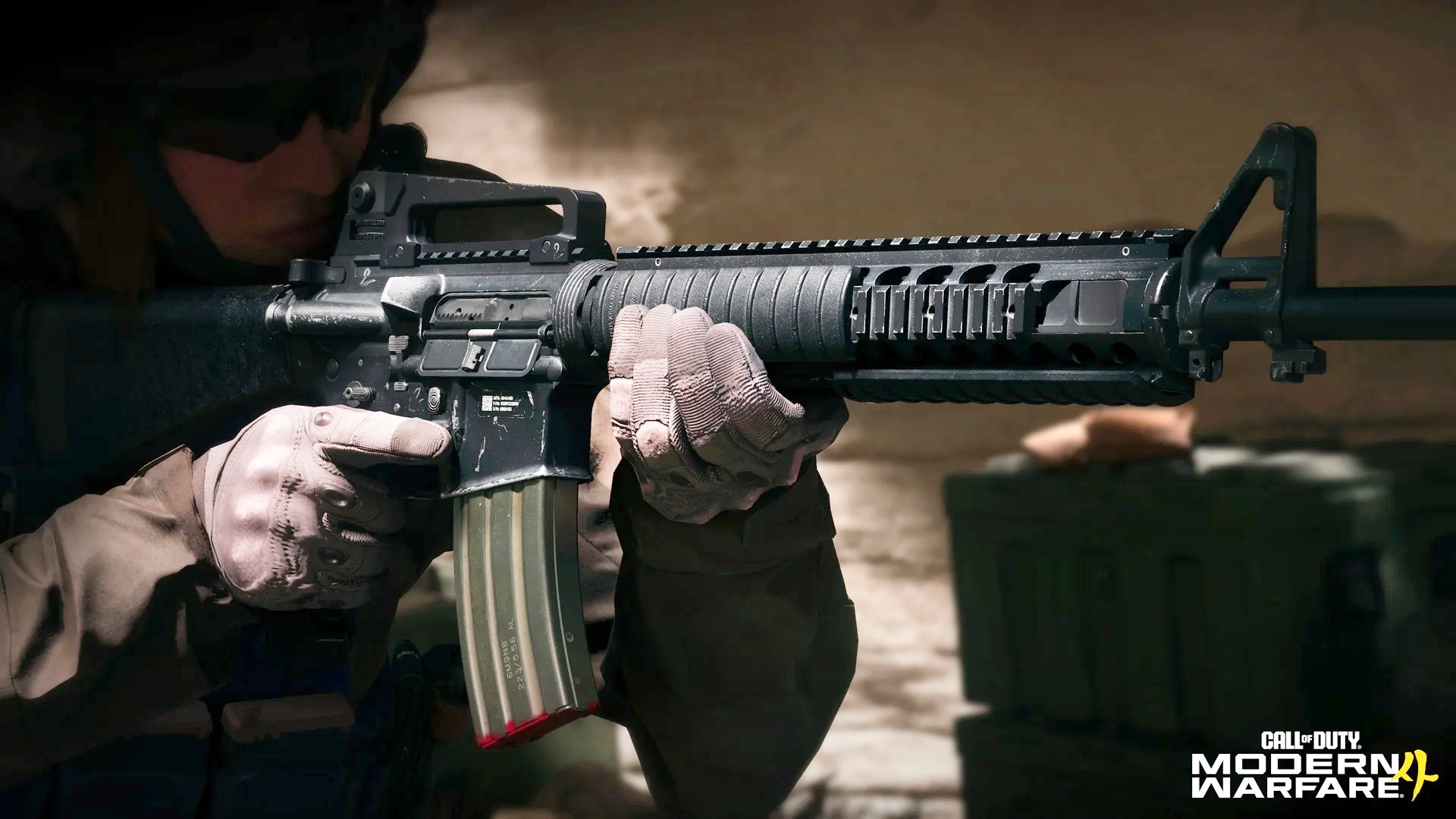 An operator looks down the sights on a Hyeon Burst Assault Rifle in MW4 Season 1