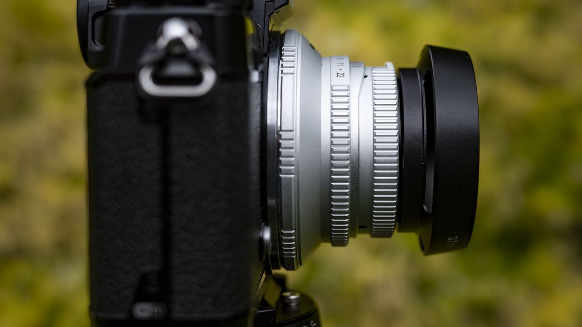 The Pergear 25mm f/1.7 lens attached to a Nikon Z fc