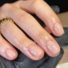 Junior beauty editor Grace Lindsay getting a Hard BIAB manicure