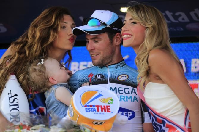 Mark Cavendish (Omega Pharma QuickStep) and his daughter on the podium