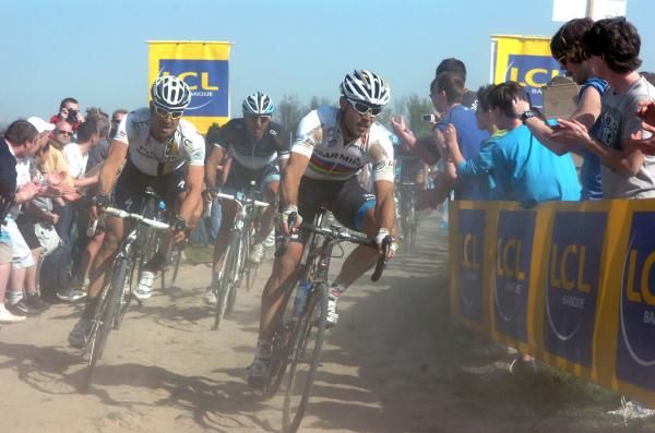 Thor Hushovd (Garmin-Cervelo) and Bernhard Eisel (HTC-Highroad)