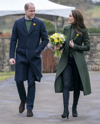 Kate Middleton Prince William George Charlotte outfits - Catherine, Duchess of Cambridge and Prince William, Duke of Cambridge visit the Blaenavon Heritage Centre on March 01, 2022 in Blaenavon, Wales.