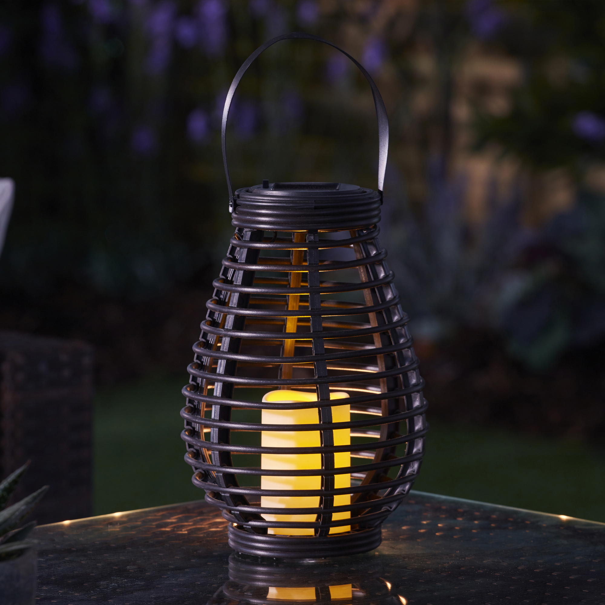 solar garden lantern