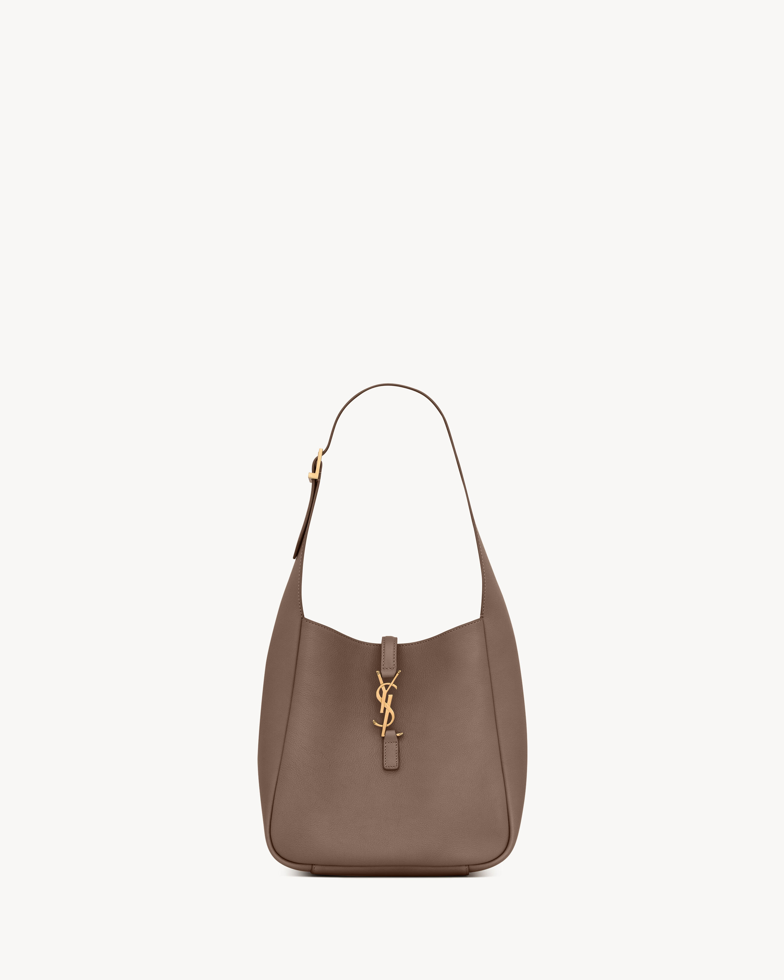 Le 5 &amp;Agrave; 7 Supple Small in Grained Leather
