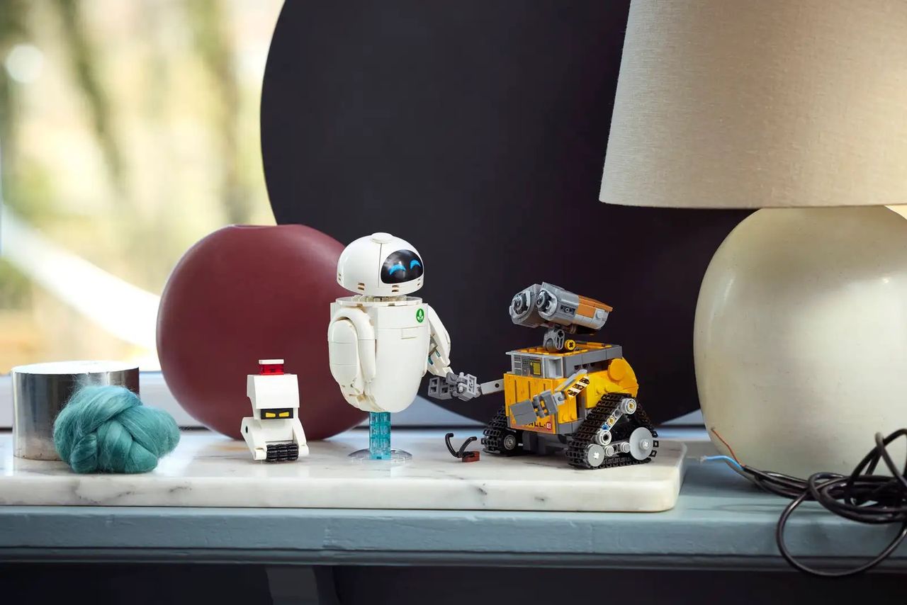 LEGO WALL-E and Eve set from a variety of different angles