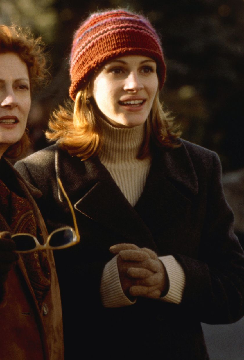An image of Julia Roberts wearing an iconic striped beanie in the 1998 film Stepmom.