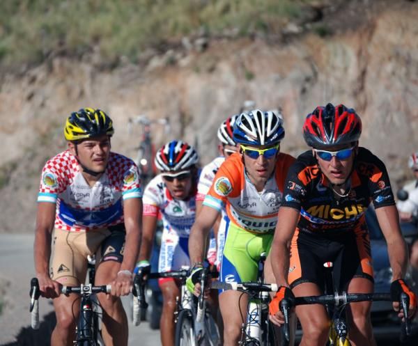 Michael Rasmussen (Miche) leads Nibali, Valls and Serpa