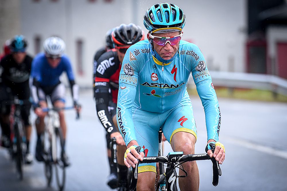 Lieuwe Westra (Astana) has his lips zipped against the wet