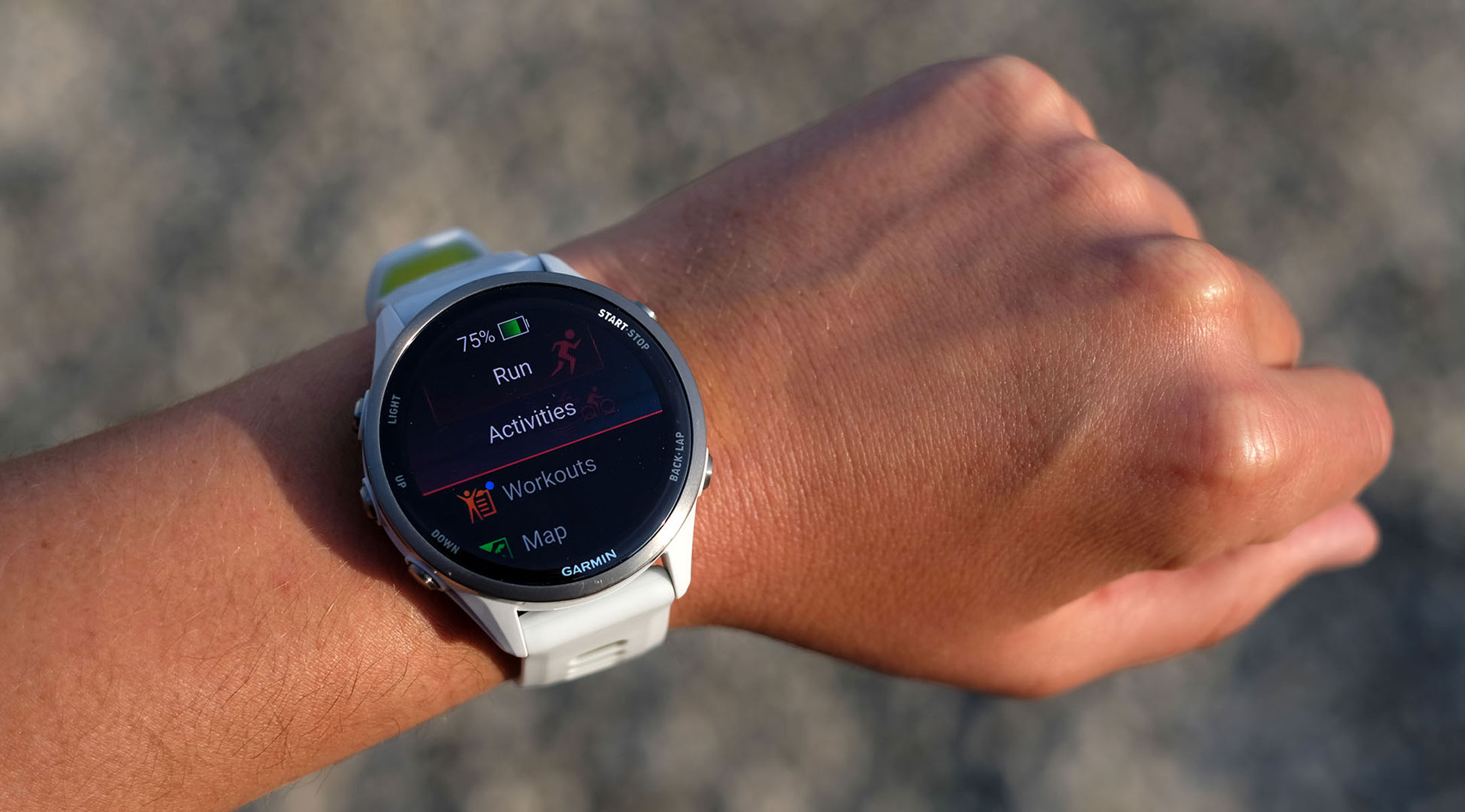 A close-up picture of the workout-tracking features in the Garmin Forerunner 970