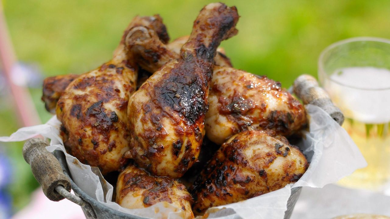 Mediterranean-style barbecue chicken