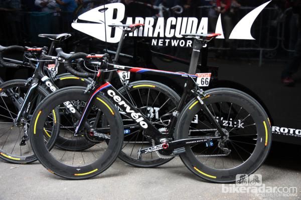 Garmin-Sharp riders such as David Millar who more regularly find themselves up front in the wind have opted for the more aerodynamic Cerv&eacute;lo S5.
