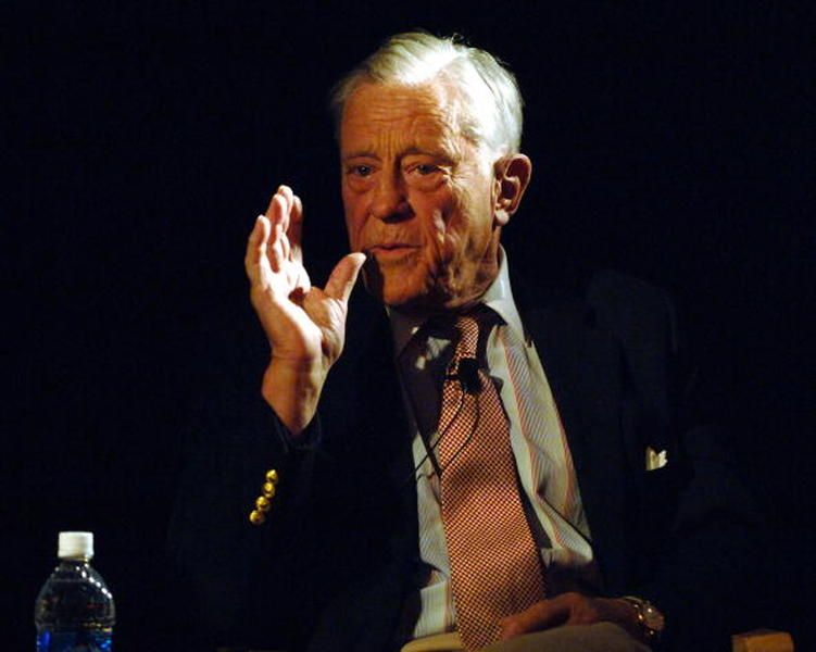 Ben Bradlee, legendary Washington Post editor who led Watergate coverage, dies at 93