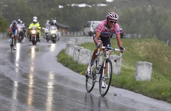 Alberto Contador (Saxo Bank) dropped his rivals on the final climb