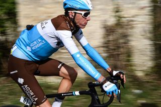 Bardet left with suspected rib fractures following Volta a Catalunya crash