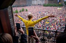 podium finishers tour de france 2022 Fighter jets and endless crowds - Inside Jonas Vingegaard's Copenhagen homecoming