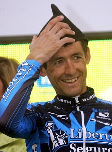 There's even time for fun and games at the end of the day for Roberto Heras.