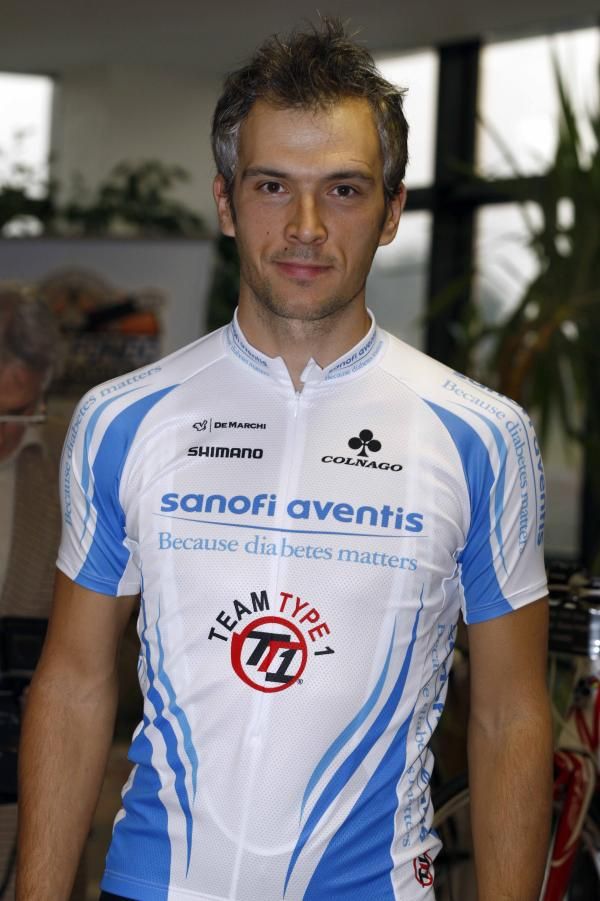 Rubens Bertogliati (Team Type 1) will ride Colnago in 2011.