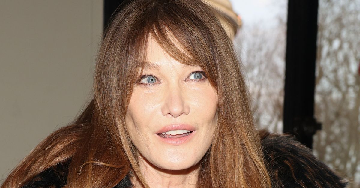 Carla Bruni Just Wore a Very French Airport Outfit