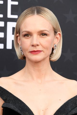 Carey Mulligan is pictured with a short bob as she arrives at the 29th Annual Critics Choice Awards at Barker Hangar on January 14, 2024 in Santa Monica, California.