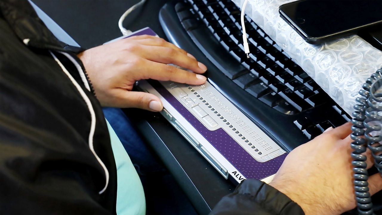 Braille reader