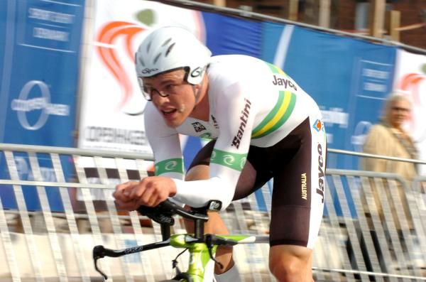 Michael Hepburn (Australia) recovered well after his crash