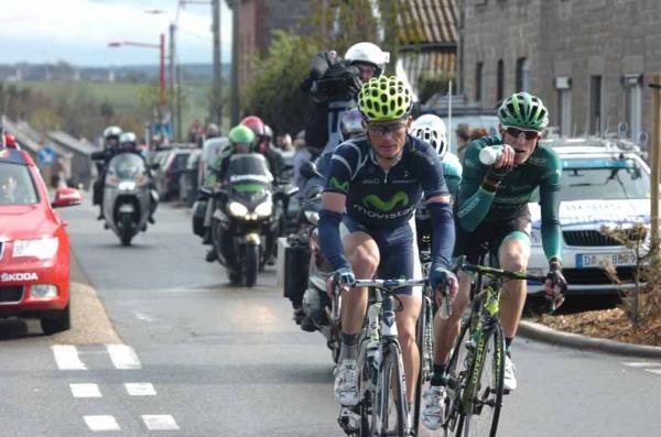 Vasili Kiryienka (Movistar) leads Pierre Rolland (Europcar).