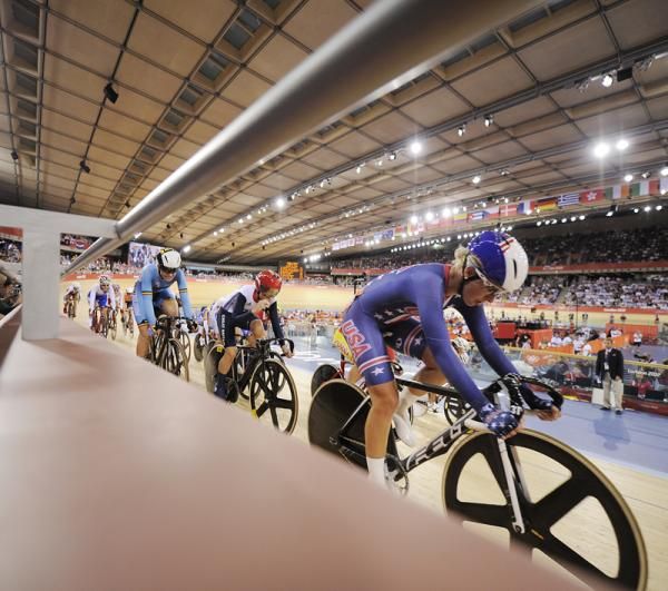 The women lined up for the omnium scratch race