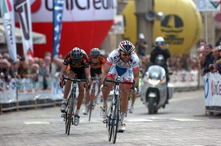 Jose Serpa (Androni Giocattoli) won stage two from a six-man break.