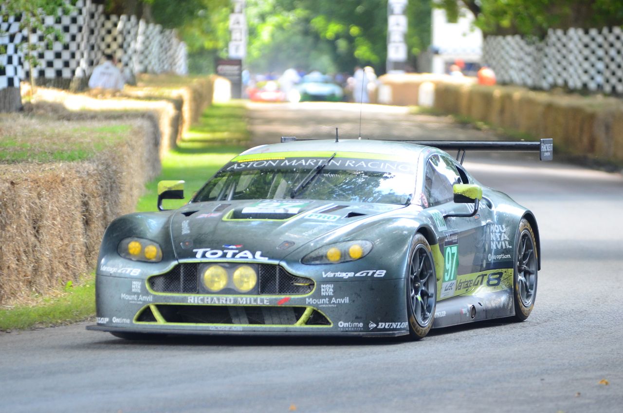 aston_martin_v8_vantage_gte.jpg