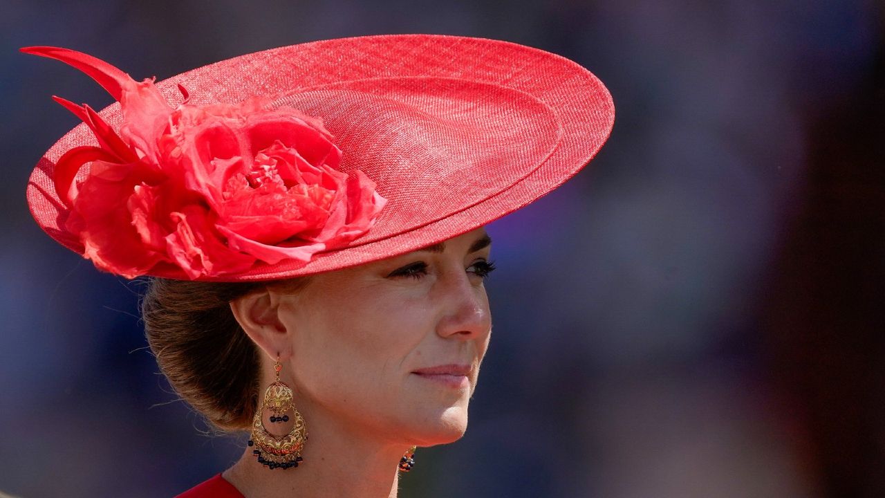 Kate Middleton&#039;s red Royal Ascot dress and £74 earrings delights fans