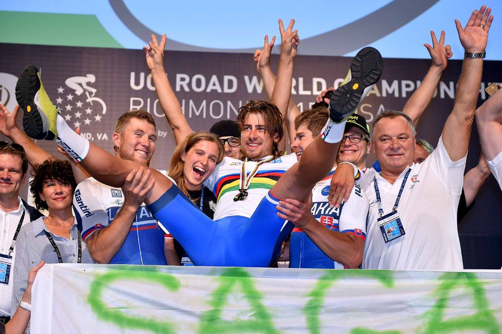 Peter Sagan and the Slovakian team celebrates his win